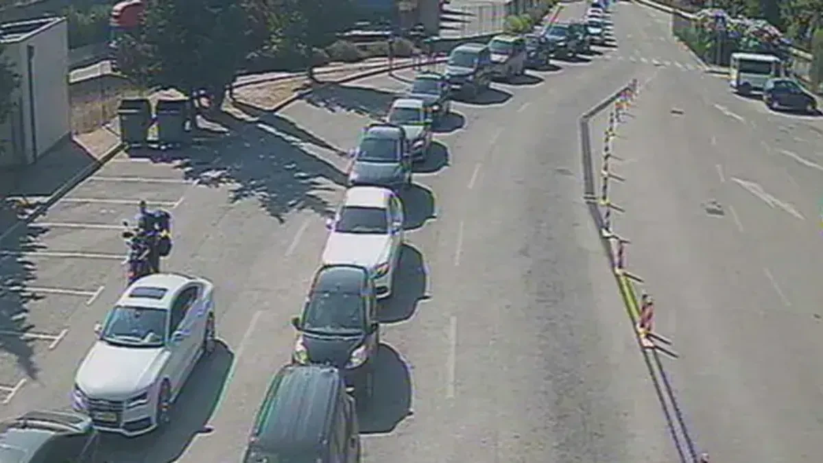 Saobraćajni kolaps u Hrvatskoj: Putnici zaglavljeni u kolonama i po 28 sati