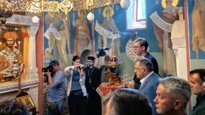Vučić stigao u manastir Rmanj, dočekali ga zvaničnici Republike Srpske i Milorad Dodik (VIDEO)