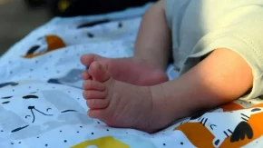 Beba nije čekala porodilište: Djevojčica rođena u vozilu Hitne pomoći
