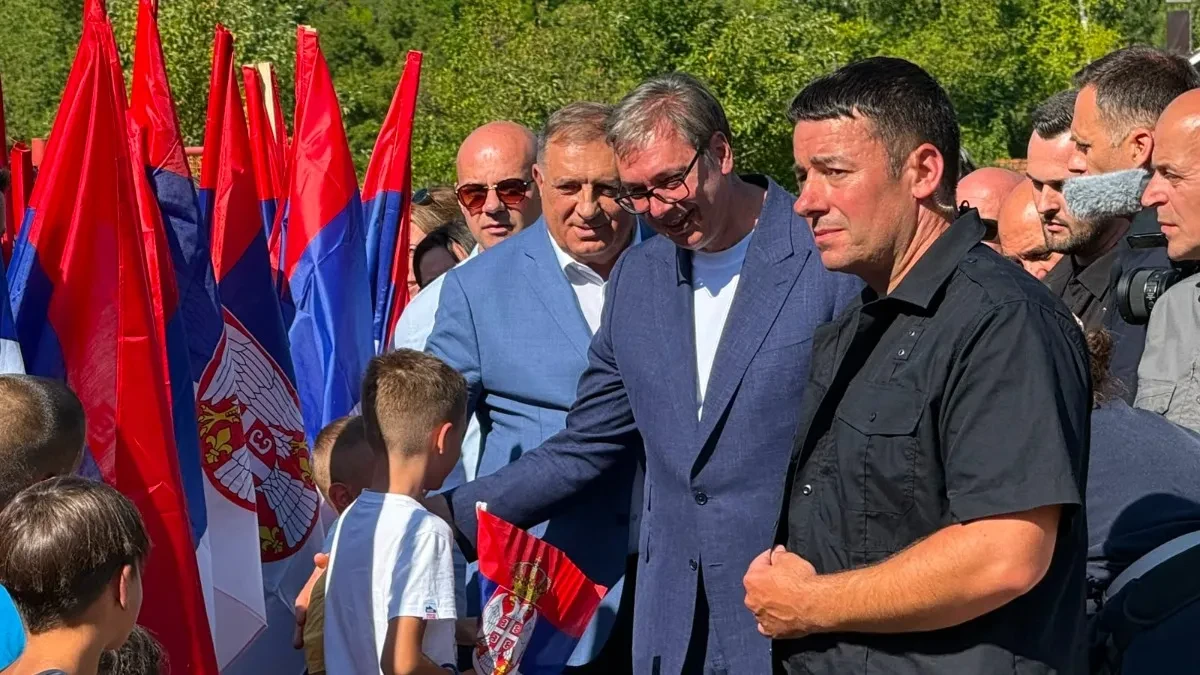 Vučić i Dodik u Drvaru: Uvijek možete računati na Srbiju (VIDEO)