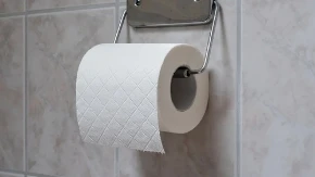 Kako rolna toalet papira može da ublaži bolove u leđima