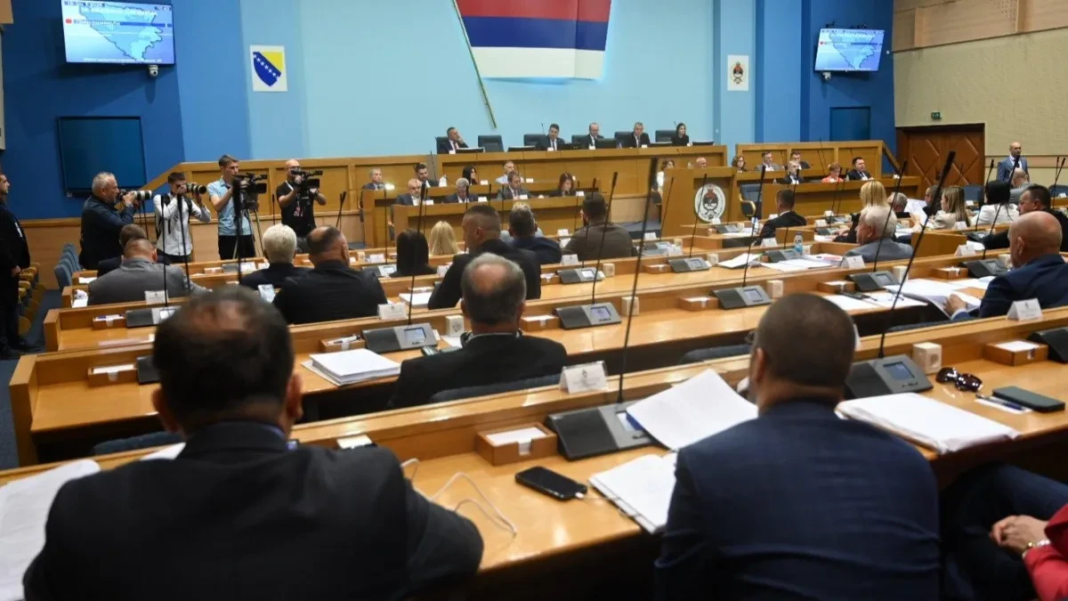 58 aktuelnih poslanika NS RS ponovo želi u tu fotelju