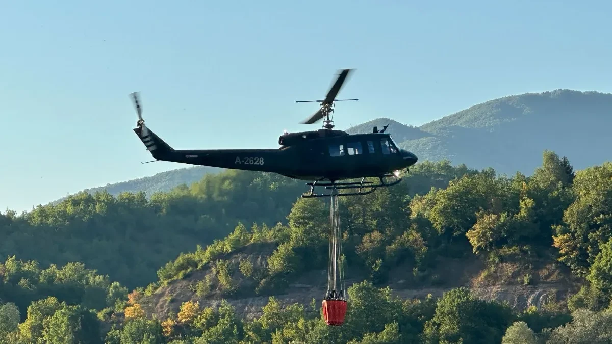 U kojoj situaciji angažovani helikopter prekida gašenje požara u BiH?