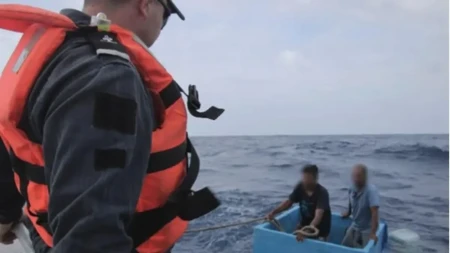 Ribari pet dana plutali u frižideru usred Pacifika