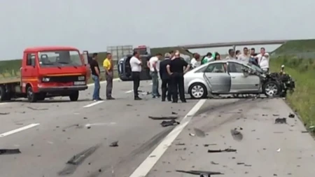 Pjevač Dinča imao udes: Polupao automobil na autoputu