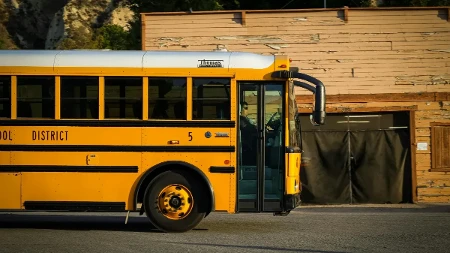 Autobusi snimaju nepropisno parkiranje: Vozačima već pristižu kazne 
