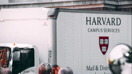 Harvard pokrenuo onlajn program sa AI avatarima profesora: Revolucija u visokom obrazovanju