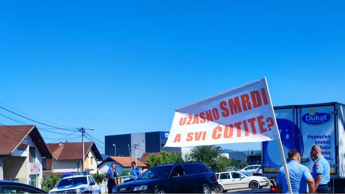 Blokiran saobraćaj kod Ramića: Građani traže ostavku direktora DEP-OT