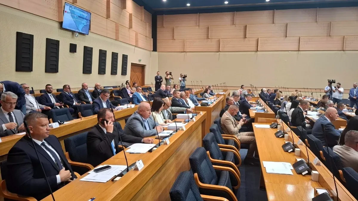 Izborna jedinica 9: Za četiri poslanička mandata u trci 95 kandidata