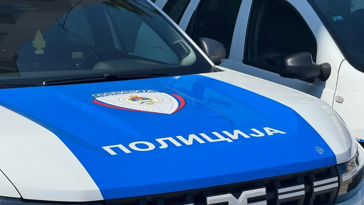 Uhapšen Dobojlija: Provalio u automobil i ukrao nakit, sat i novac