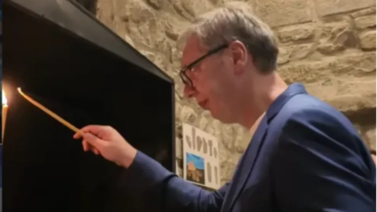 Vučić obišao Crkvu Svetih apostola Petra i Pavla u Novom Pazaru: „Mjesto koje čuva temelje srpske vjere, državnosti i identiteta“