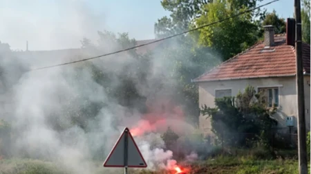 Dramatično u Zvorniku: Izbio požar u naseljenom mjestu, prijeti kućama uz magistralni put