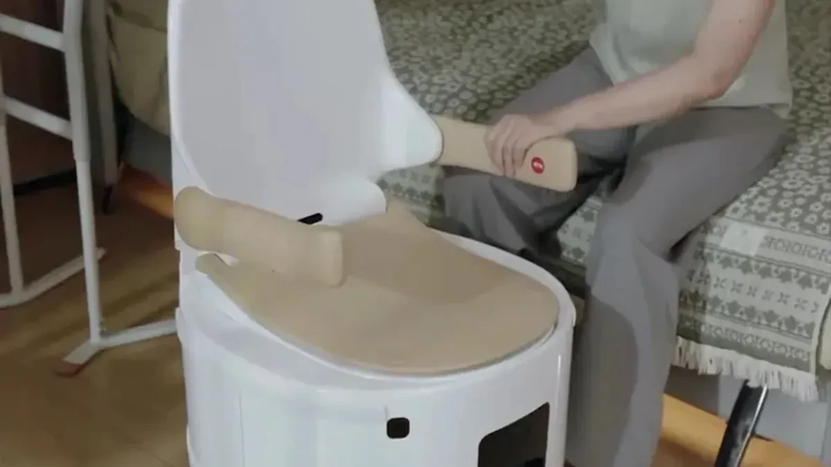 Kinezi napravili WC koji sam dolazi do vas: Čisti se, prazni otpad i vraća na punjenje (VIDEO)