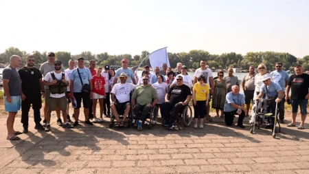 Šinik od Beograda do Gradiške vesla za „svoju djecu“: Drugi dan velike humanitarne misije (VIDEO)
