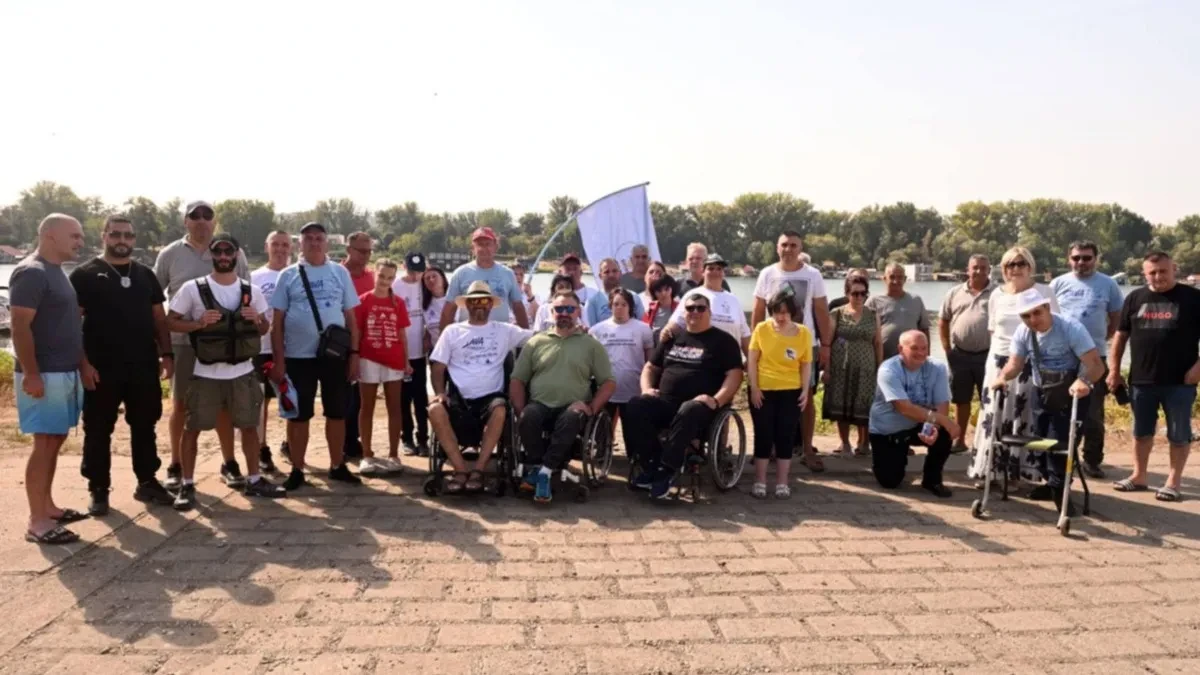 Šinik od Beograda do Gradiške vesla za „svoju djecu“: Drugi dan velike humanitarne misije (VIDEO)