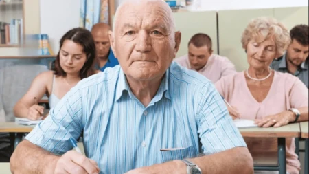Studentski indeks u zrelim godinama: Zašto se lični razvoj u Republici Srpskoj ne penzioniše ni nakon 65?