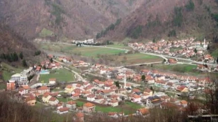 Filmska potjera kod Nemile: Vozač bježao policiji i izbacio skoro kilogram spida