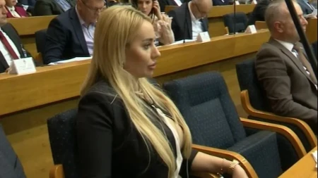 Poslanik Nikolina Šljivić zaposlena u Institutu za javno zdravstvo RS