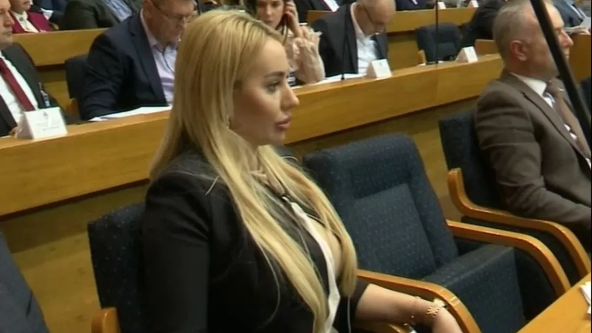 Poslanik Nikolina Šljivić zaposlena u Institutu za javno zdravstvo RS