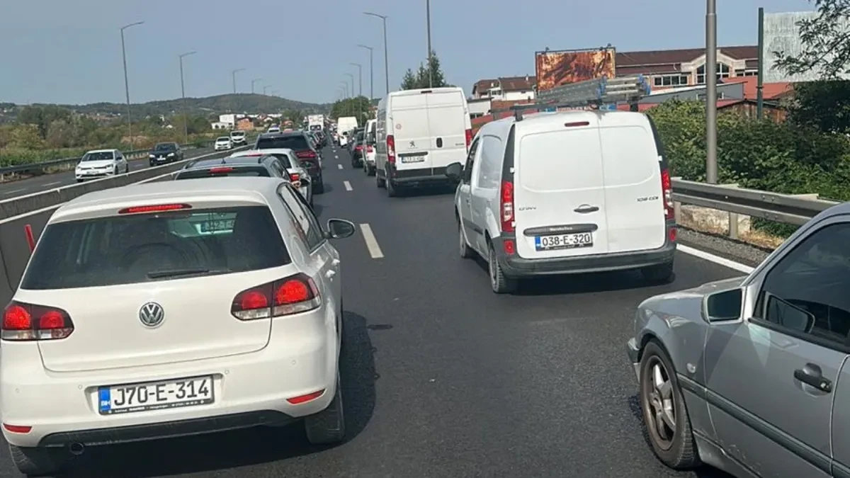 Udes u Trnu na brzoj cesti dodatno usporio saobraćaj