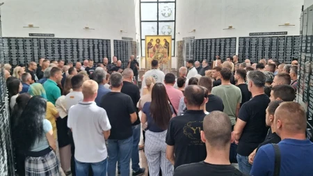 "Otišao je najveći među nama": Saborci i pratioci odali počast generalu Mladiću u kapeli Svetog Dimitrija  u Istočnoj Ilidži