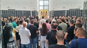 "Otišao je najveći među nama": Saborci i pratioci odali počast generalu Mladiću u kapeli Svetog Dimitrija  u Istočnoj Ilidži