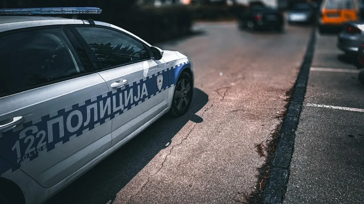 Haos širom Srpske: U Gacku napali obezbjeđenje preduzeća, u Petrovu se potukli pa napali policajce