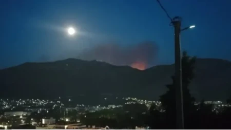 Borba sa vatrom u Hercegovini se nastavlja: Požarna linija oko Trebinja duga 25 kilometara