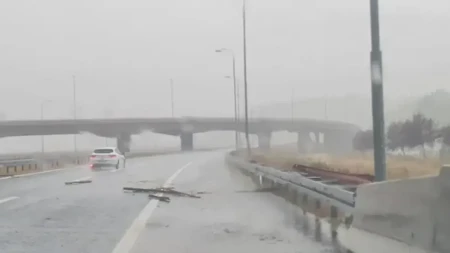 Zbog grada obustavljen saobraćaj na ulazu na auto-put "9. januar"