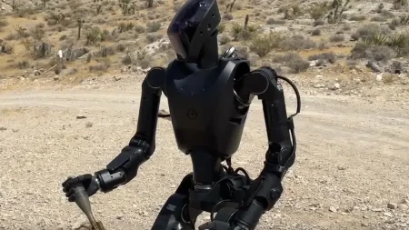 Rat robota je počeo: Moćna mašina visoka dva metra preuzima frontove, stručnjaci u panici!