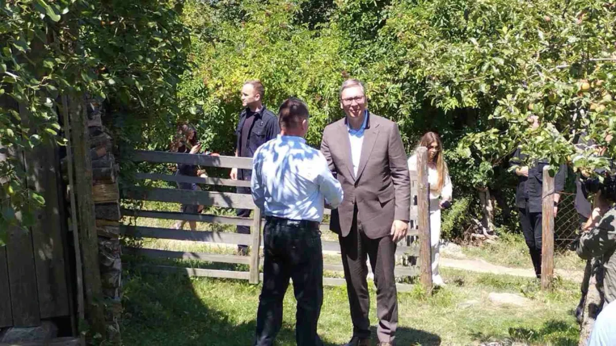 Vučić u posjeti Šipovu: Obećana pomoć višečlanoj porodici Ilić