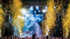 Zašto hiljade ljudi istovremeno osjećaju isto? Nauka iza festivalske energije