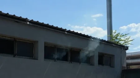 TC "Zenit" i obližnje zgrade nakon požara i dalje bez struje