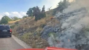 Napeta situacija u Gacku: Čitava opština u dimu, vatrogasci noćas branili kuće