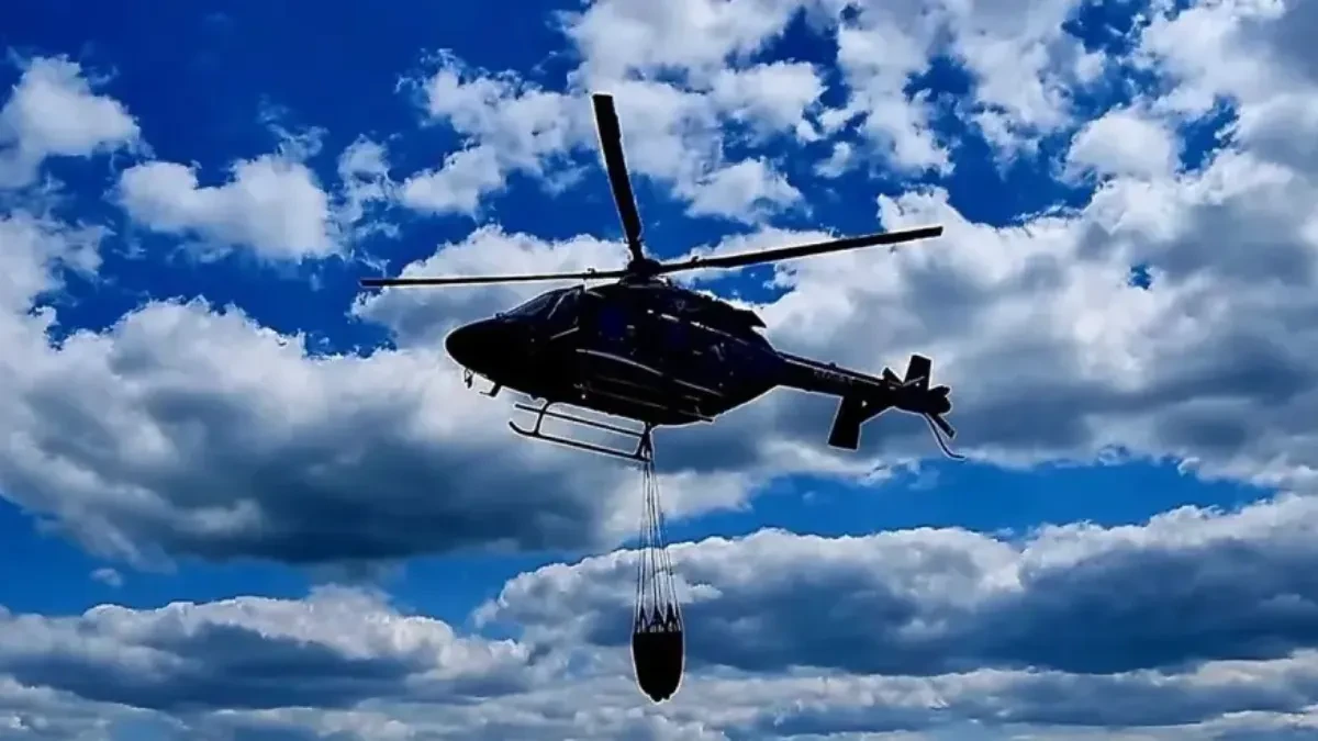 Helikopter MUP-a Srpske preventivno gasi požarišta na Trebeviću