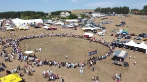 Kočićev zbor na Manjači: Sunce, šatori, pjesma, točilice, dobro pečenje i izborna godina