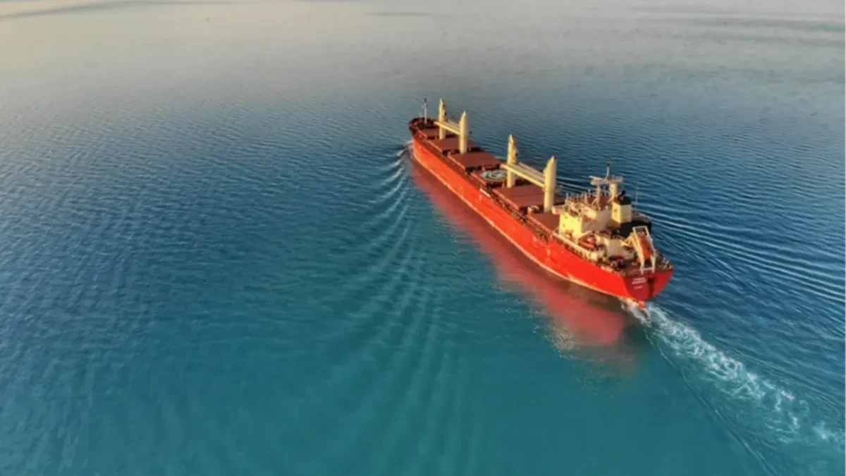 Tanker pogođen projektilom u Ormuskom moreuzu