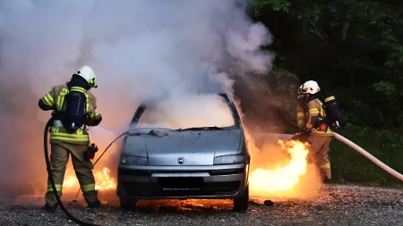 U Jablanici gorjela četiri automobila