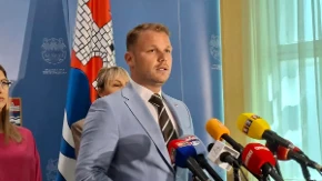 Stanivuković: Da li se odluke o novcu građana donose u dnevnom boravku jedne porodice