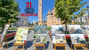 U Banjaluci se oglasile sirene: Položeni vijenci kod spomen obilježja (FOTO)