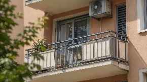 Umalo katastrofa: Komšija pokušao da postavi bazen od 4.000 litara na balkon