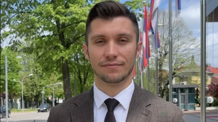 Kresojević najavio „Izložbu palih bandera“: Ukazivanje na loše stanje elektromreže u seoskim područjima