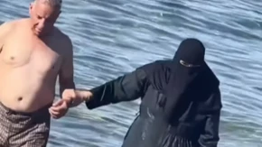 Internet ne prestaje da komentariše: Snimak muslimanskog para pokrenuo lavinu reakcija
