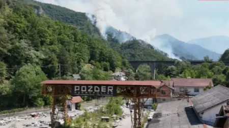 Kočenje voza izazvalo požar kod Konjica: Vatra prijeti porodičnim kućama!