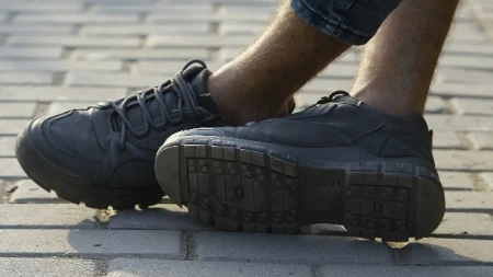 Kako se riješiti neprijatnih mirisa iz obuće pomoću jednostavnog trika