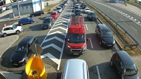 Gužve na granicama prvog dana vikenda