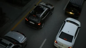 Da li se crni automobili više zagrijavaju na vrućinama: Automehaničar savjetuje kako da se vozi tokom ljeta