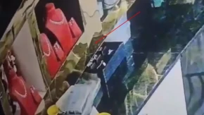 Vlasnik zlatare ostao u šoku kad je shvatio ko ga potkrada (VIDEO)