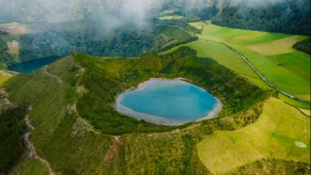 Čudo prirode u Atlantiku: Vulkansko jezero koje podsjeća na prozor u unutrašnjost Zemlje