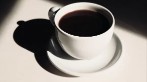 Prije prve jutarnje kafe popijte čašu vode: Evo zašto